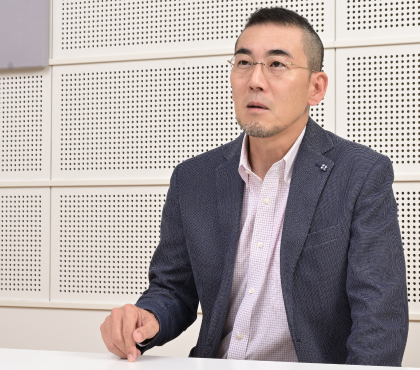 お話しする足本准教授