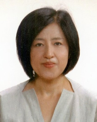 八重田美衣