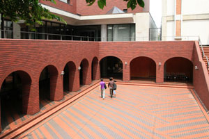 6th Building (Education Center)